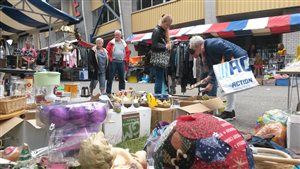 1e Paasdag Vlooienmarkt WillemII-stadion Tilburg