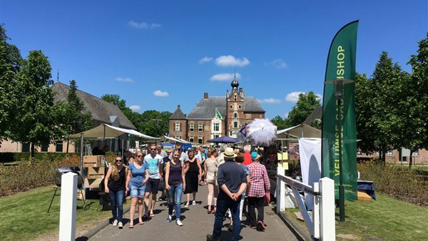 Herfstpracht markt Kasteel de Cannenburch