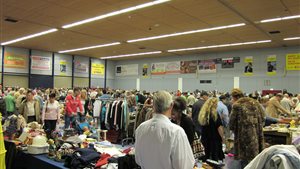 Rommelmarkten in de Margriethal in Schiedam