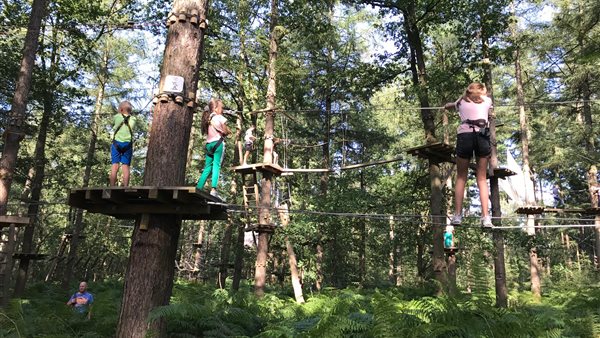 Klimmen bij één van deze klimparken