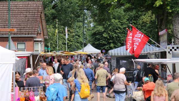Braderie met vlomarkt in Exloo