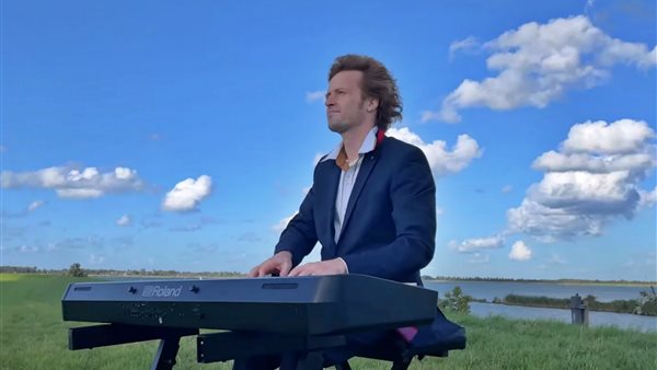 Lenteconcert zanger-pianist Roon Staal