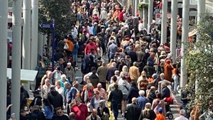 Oranje-Vrijmarkt Koningsdag WoensXL