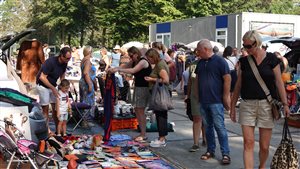 Kofferbakverkoop en kinderkleedjesmarkt