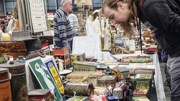 Curiosa-Verzamel-Antiekmarkt in Expo Houten