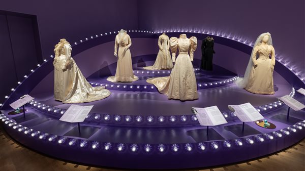 Ja, ik wil! - 250 jaar trouwjurken