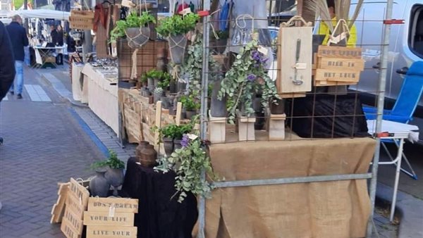 Mega Pinkstermarkt Panningen