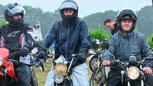 Toertocht met Klassieke Bromfietsen