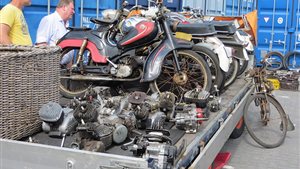 Bromfietsen- Oldtimer- en Kinderrommelmarkt