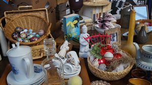 Overdekte Rommel- en Boekenmarkt