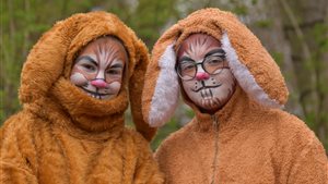 Paashazen in Kasteelpark Born