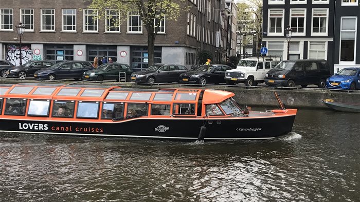 Lovers Rondvaarten door de Amsterdamse Grachten in Amsterdam, Noord-Holland