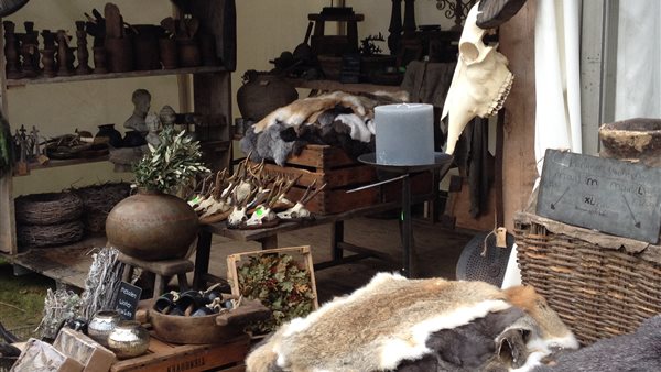 Herfstmarkten en Brocantemarkten: Snuisterijen en Gezelligheid