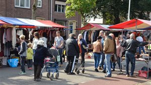 Bevrijdingsmarkt wijkcentrum 't Oude Raadhuis